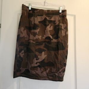 evy's tree Camouflage Pencil Skirt Size L Euc